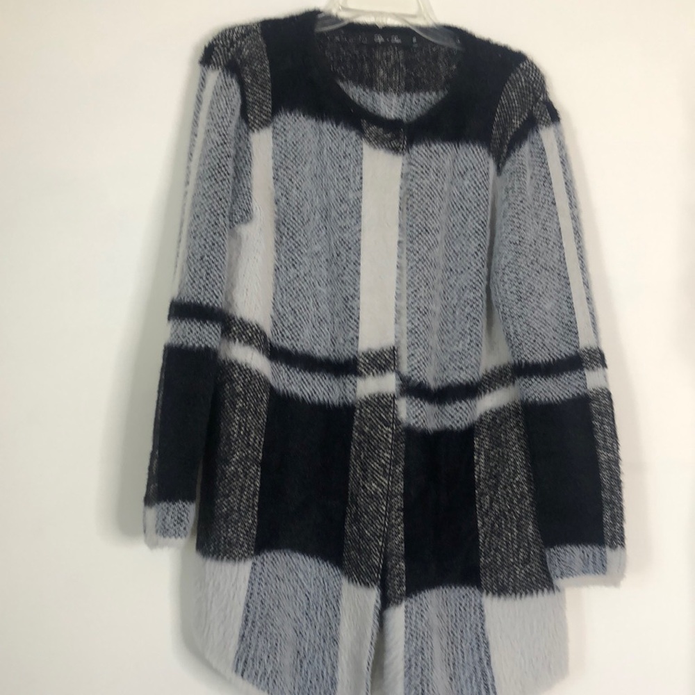 Lyla and Luxe small checkered sweater/jacket